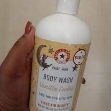 First Aid Beauty Pure Skin Body Wash Vanilla Cookie Deep Cleansing Limited Edition Holiday Collection 16 fl oz