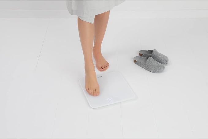 Brabantia Renew Digital Bathroom Weighing Scales (White) Battery-Powered Personal Body Weight Scales with Backlit LED Display