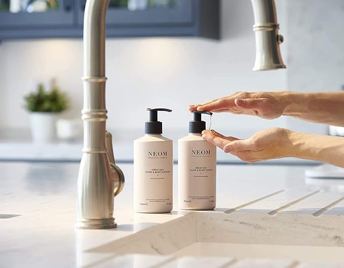 Neom – Great Day Hand &amp Body Wash 300ml | Wild Mint &amp Mandarin | Gently Cleanse &amp Soften…