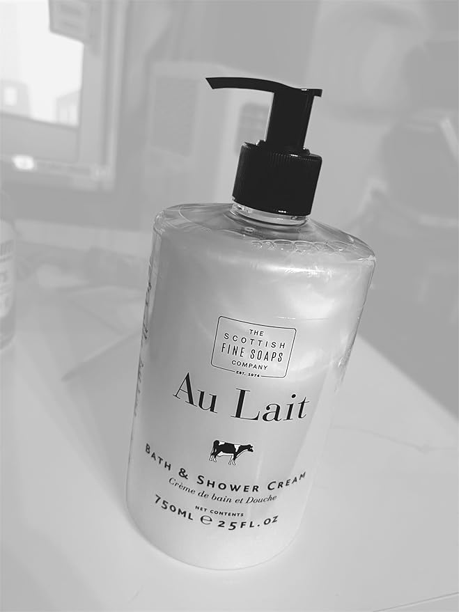 The Scottish Fine Soaps Company Au Lait Bath and Shower Cream White 750ml/25fl oz crème de douche