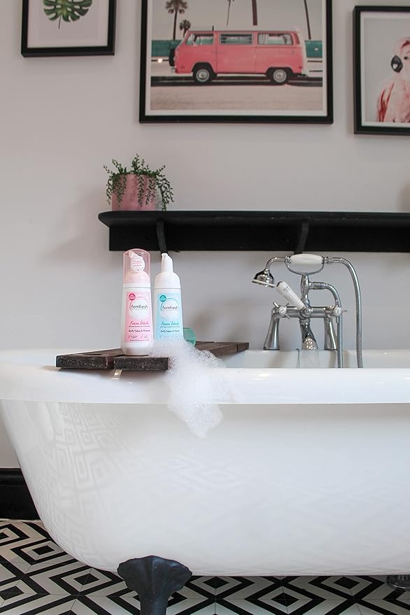 Femfresh Refresh Pure Freshness and Hydration Fragrance Free 150ml