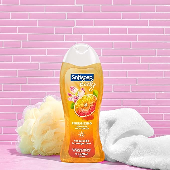 Softsoap Body Wash Honeysuckle &amp Orange Burst 20 Ounce 4 Pack and Pomegranate &amp Mango Spritz 20 Fl Oz 4 Pack Bundle